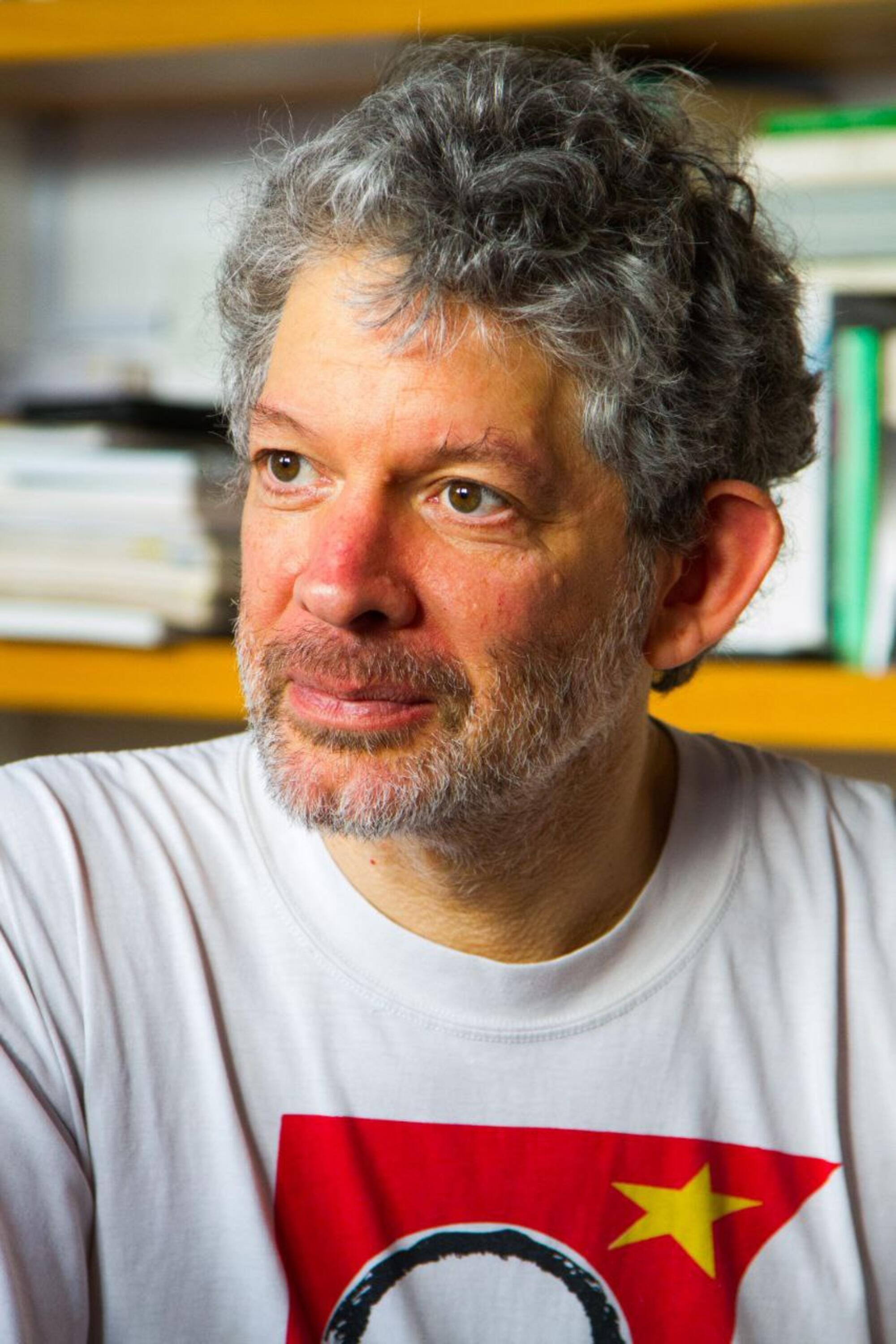 Diego Sztulwark, autor de ‘El temblor de las ideas’ sobre la Argentina mileísta.